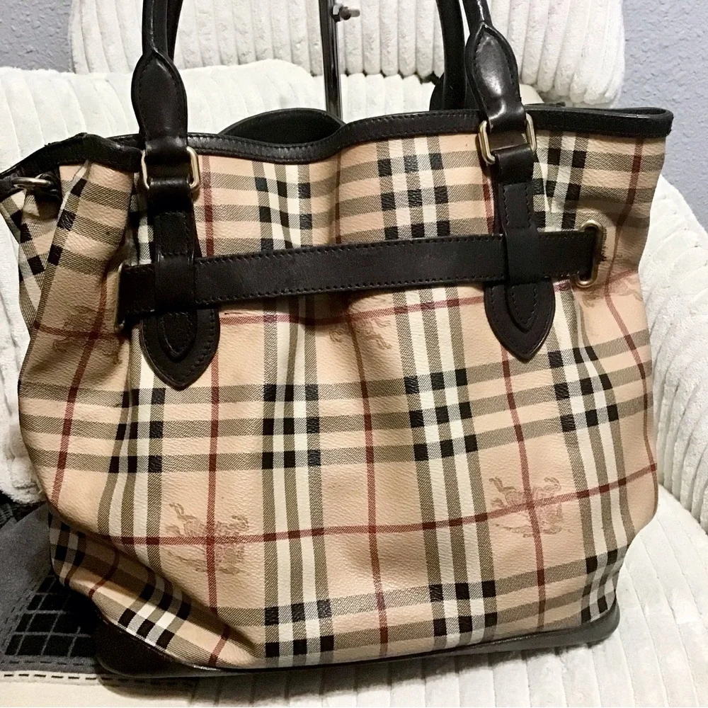 Burberry Bags - Picture 2 of 16